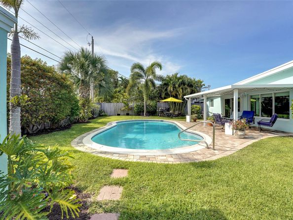 17 SE 9th Ave, Deerfield Beach FL 33441