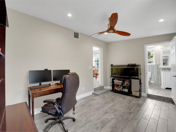 17 SE 9th Ave, Deerfield Beach FL 33441