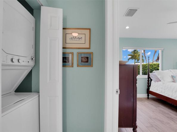 17 SE 9th Ave, Deerfield Beach FL 33441