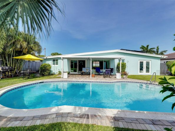 17 SE 9th Ave, Deerfield Beach FL 33441