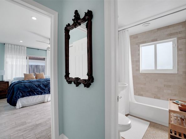 17 SE 9th Ave, Deerfield Beach FL 33441