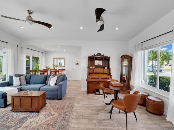 17 SE 9th Ave, Deerfield Beach FL 33441