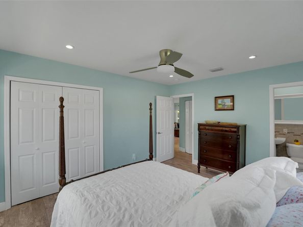 17 SE 9th Ave, Deerfield Beach FL 33441