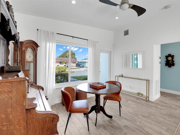 17 SE 9th Ave, Deerfield Beach FL 33441