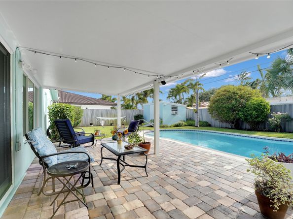 17 SE 9th Ave, Deerfield Beach FL 33441