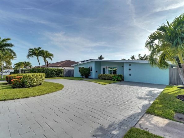 17 SE 9th Ave, Deerfield Beach FL 33441