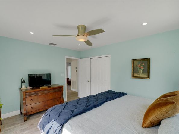 17 SE 9th Ave, Deerfield Beach FL 33441
