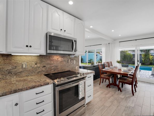 17 SE 9th Ave, Deerfield Beach FL 33441