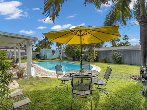 17 SE 9th Ave, Deerfield Beach FL 33441