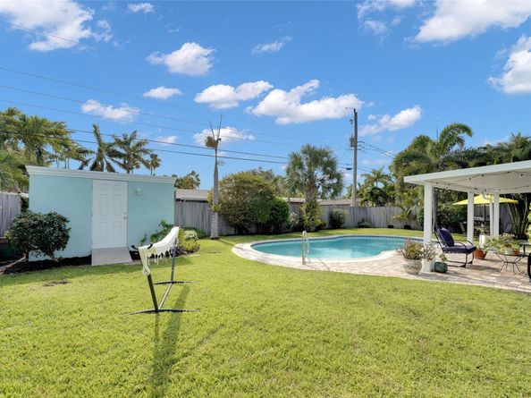 17 SE 9th Ave, Deerfield Beach FL 33441