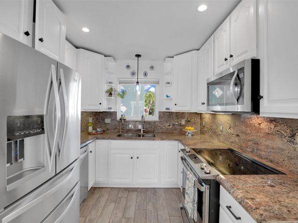 17 SE 9th Ave, Deerfield Beach FL 33441