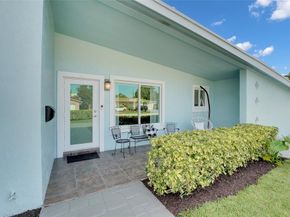 17 SE 9th Ave, Deerfield Beach FL 33441
