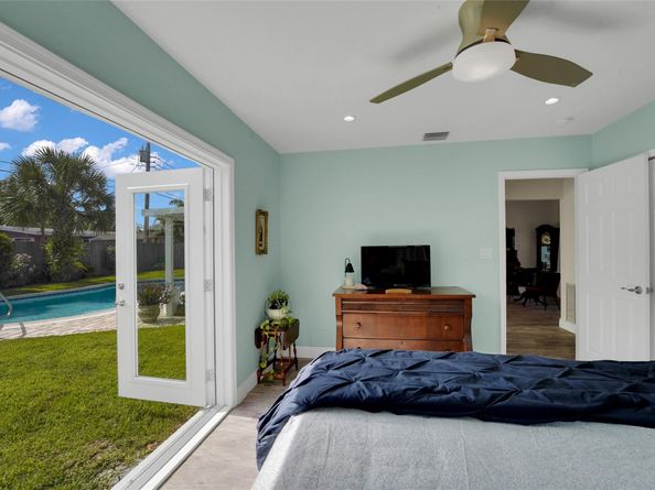 17 SE 9th Ave, Deerfield Beach FL 33441