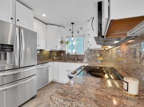 17 SE 9th Ave, Deerfield Beach FL 33441