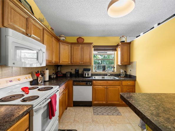 6257 NW 1st St 6257, Margate FL 33063