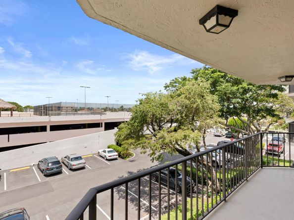 899 Jeffery Street 301, Boca Raton FL 33487