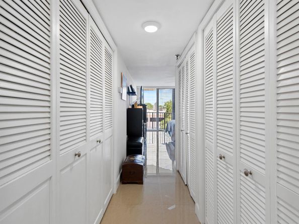 899 Jeffery Street 301, Boca Raton FL 33487