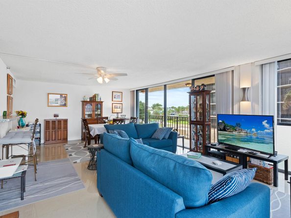 899 Jeffery Street 301, Boca Raton FL 33487