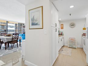 899 Jeffery Street 301, Boca Raton FL 33487