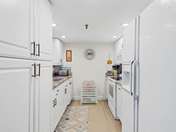 899 Jeffery Street 301, Boca Raton FL 33487