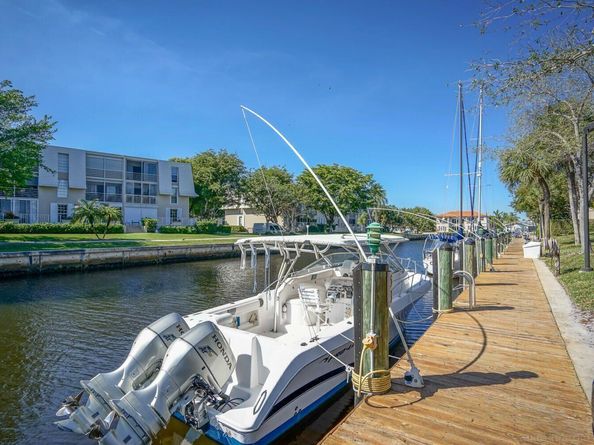 899 Jeffery Street 301, Boca Raton FL 33487