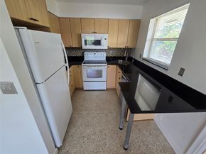 305 NE 16th St B8, Fort Lauderdale FL 33304