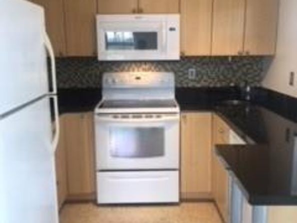 305 NE 16th St B8, Fort Lauderdale FL 33304