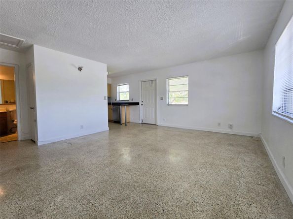 305 NE 16th St B8, Fort Lauderdale FL 33304