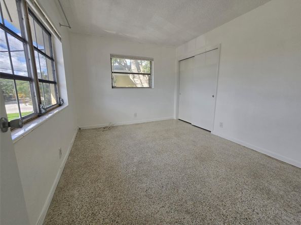 305 NE 16th St B8, Fort Lauderdale FL 33304