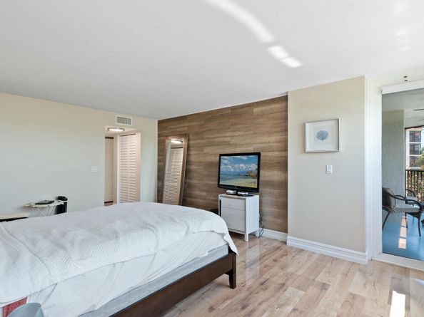 800 Jeffery Street 211, Boca Raton FL 33487