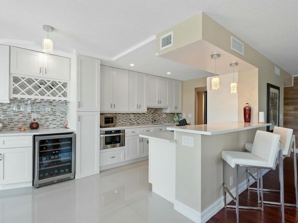 800 Jeffery Street 211, Boca Raton FL 33487
