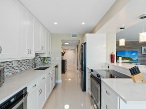 800 Jeffery Street 211, Boca Raton FL 33487