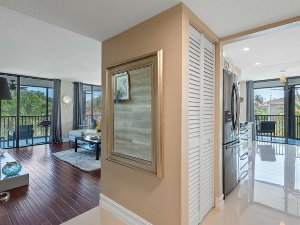 800 Jeffery Street 211, Boca Raton FL 33487