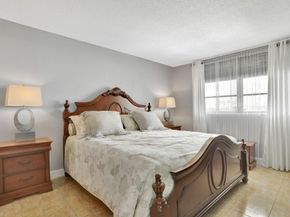 3051 NW 46th Avenue 406, Lauderdale Lakes FL 33313