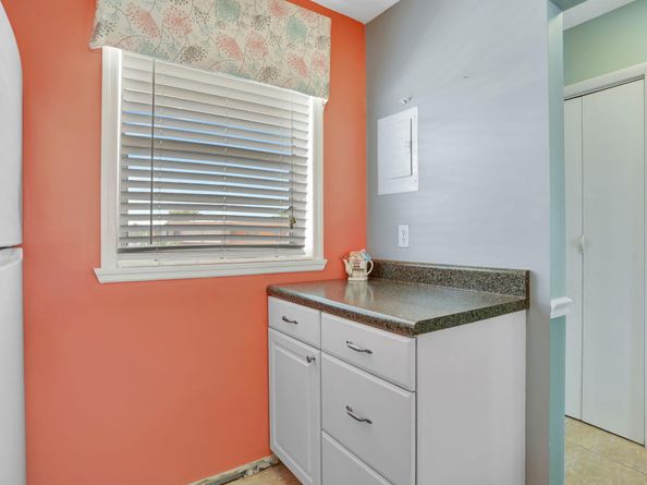 3051 NW 46th Avenue 406, Lauderdale Lakes FL 33313