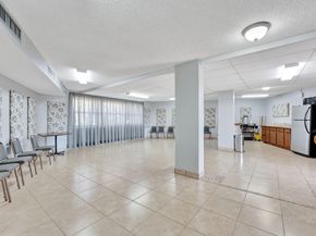 3051 NW 46th Avenue 406, Lauderdale Lakes FL 33313