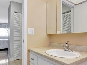 3051 NW 46th Avenue 406, Lauderdale Lakes FL 33313