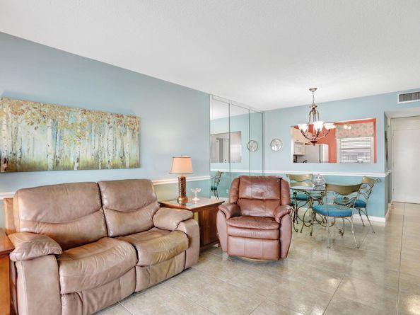 3051 NW 46th Avenue 406, Lauderdale Lakes FL 33313