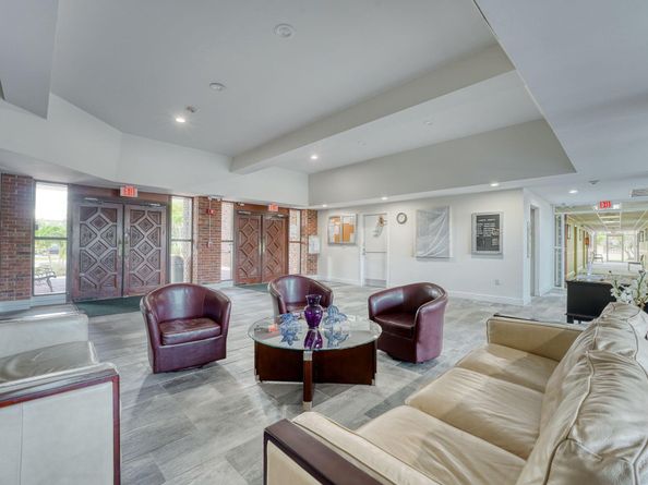 3051 NW 46th Avenue 406, Lauderdale Lakes FL 33313