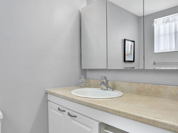 3051 NW 46th Avenue 406, Lauderdale Lakes FL 33313