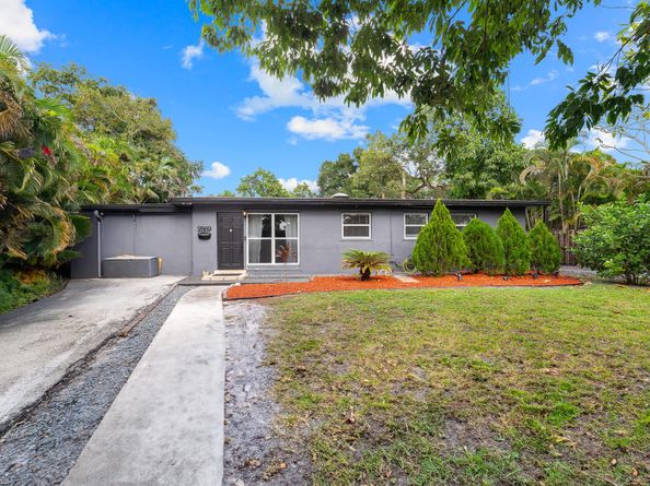 2869 SW 13th Court, Fort Lauderdale FL 33312