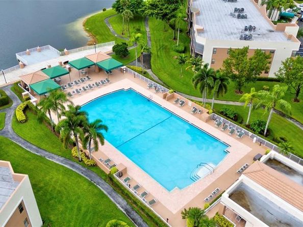 10352 E Clairmont Cir 1, Fort Lauderdale FL 33321