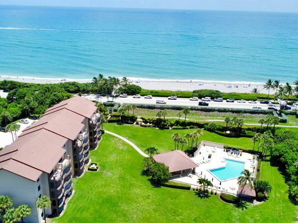 401 Ocean Bluffs Boulevard 205, Jupiter FL 33477