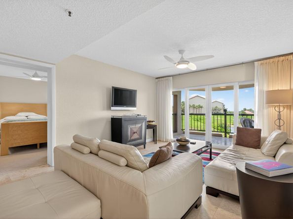 401 Ocean Bluffs Boulevard 205, Jupiter FL 33477