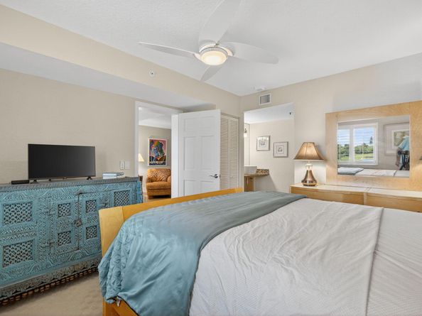 401 Ocean Bluffs Boulevard 205, Jupiter FL 33477