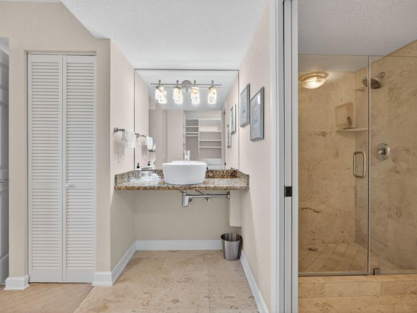 401 Ocean Bluffs Boulevard 205, Jupiter FL 33477