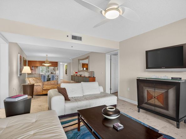 401 Ocean Bluffs Boulevard 205, Jupiter FL 33477
