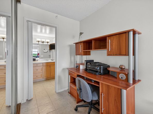 2205 S Cypress Bend Dr 505, Pompano Beach FL 33069