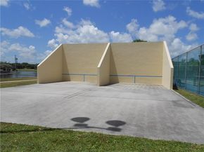 2205 S Cypress Bend Dr 505, Pompano Beach FL 33069