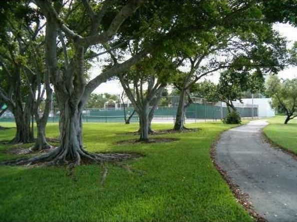 2205 S Cypress Bend Dr 505, Pompano Beach FL 33069